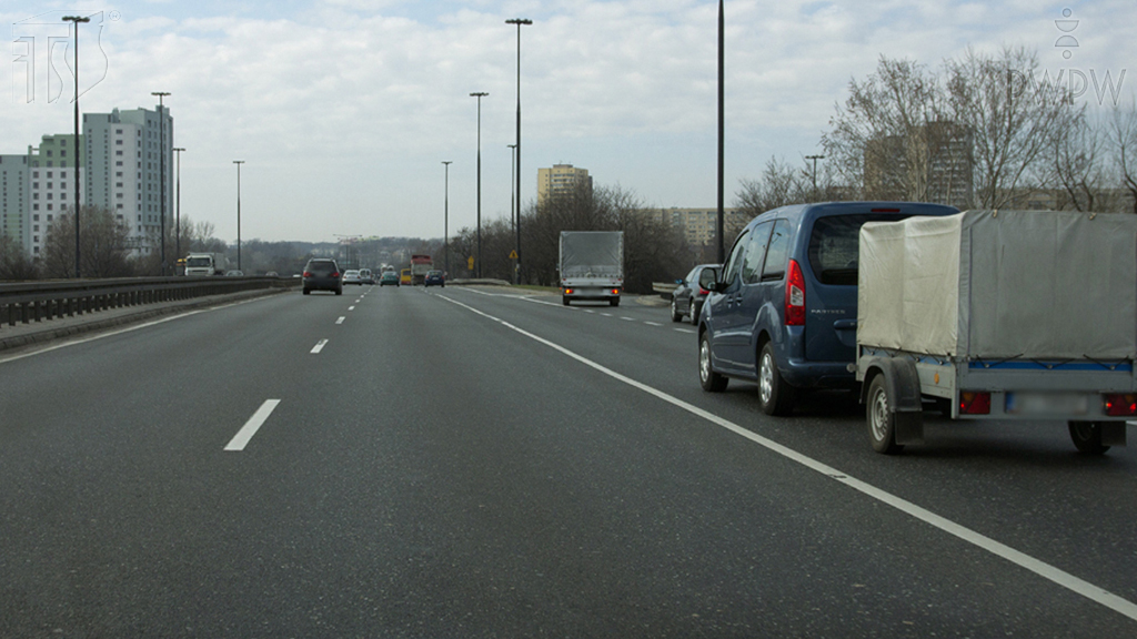 Are you allowed to turn right in this situation?