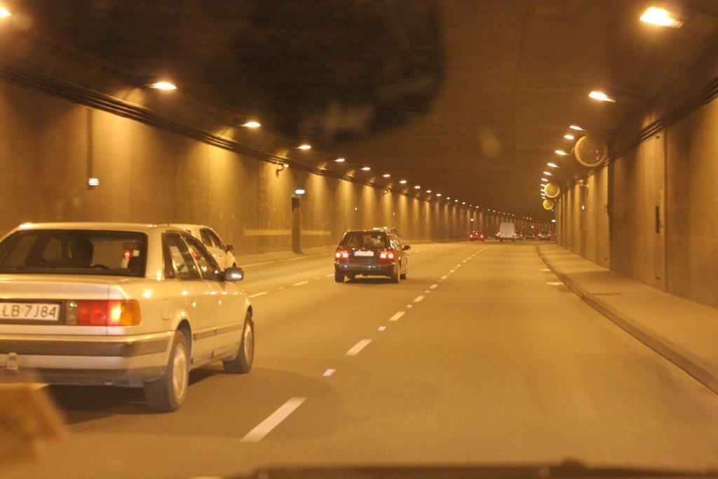 Is it prohibited to reverse a vehicle in a tunel, on the bridge and flyover?