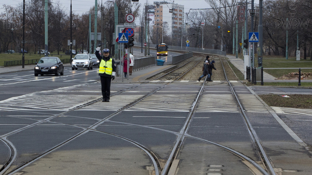 In this situation, should you be prepared to enter the intersection?
