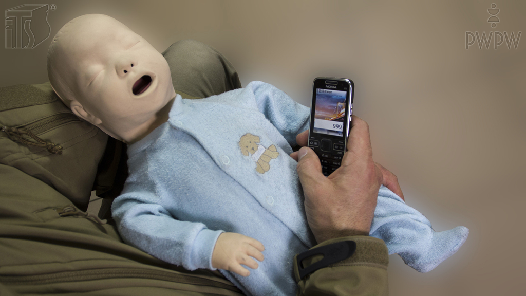 Sie stellen einen Atemstillstand bei einem Kind fest und haben niemand zu Hilfe. Was sollen Sie tun?