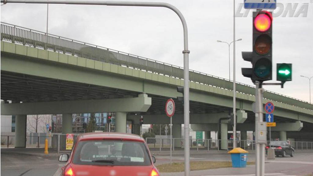 Does this signal permit you to turn right without stopping?