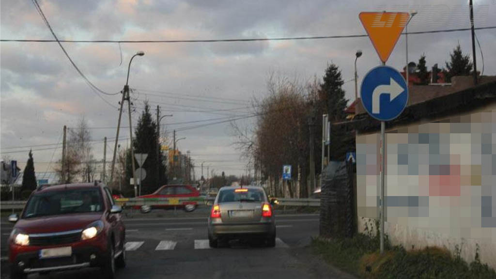 Are you obliged in each case, to stop the vehicle before entering such an intersection?