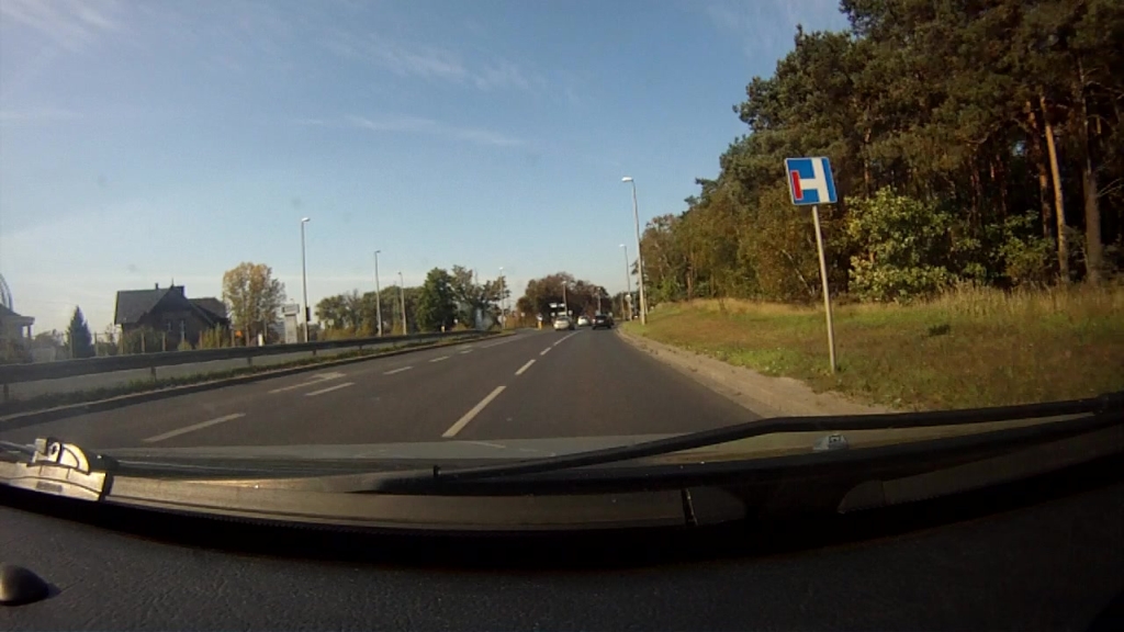 In this situation, when turning left at the nearest intersection are you entering a no through road?